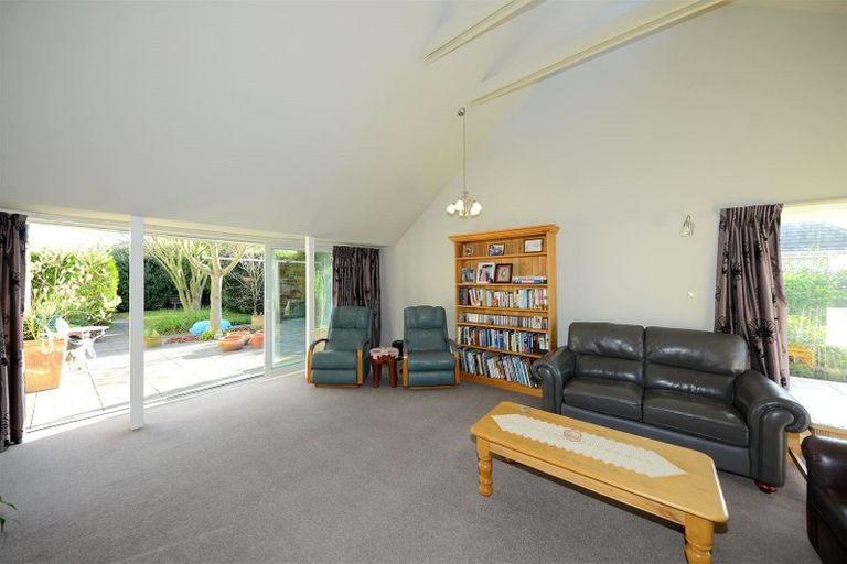 Photo of property in 31 Colina Street, Avonhead, Christchurch, 8042