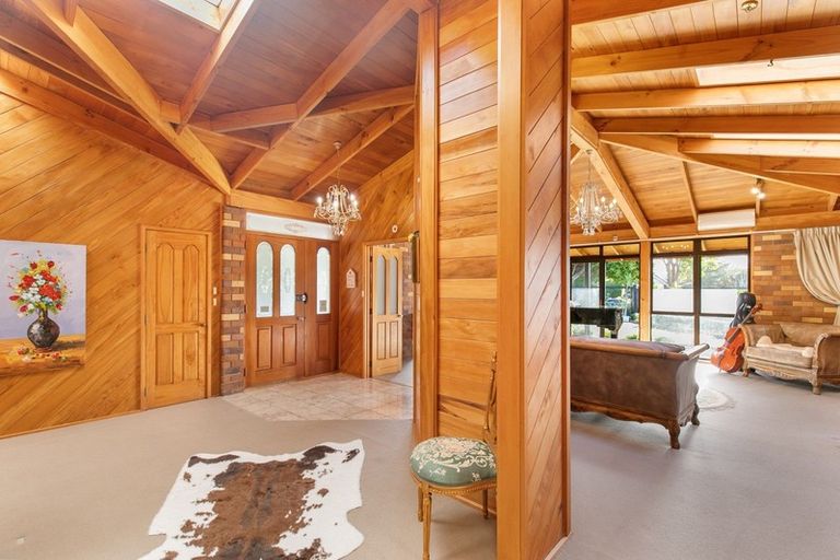 Photo of property in 17 Maygrove Drive, Orewa, 0931