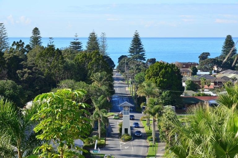 Photo of property in 2 Parkside Drive, Orewa, 0931