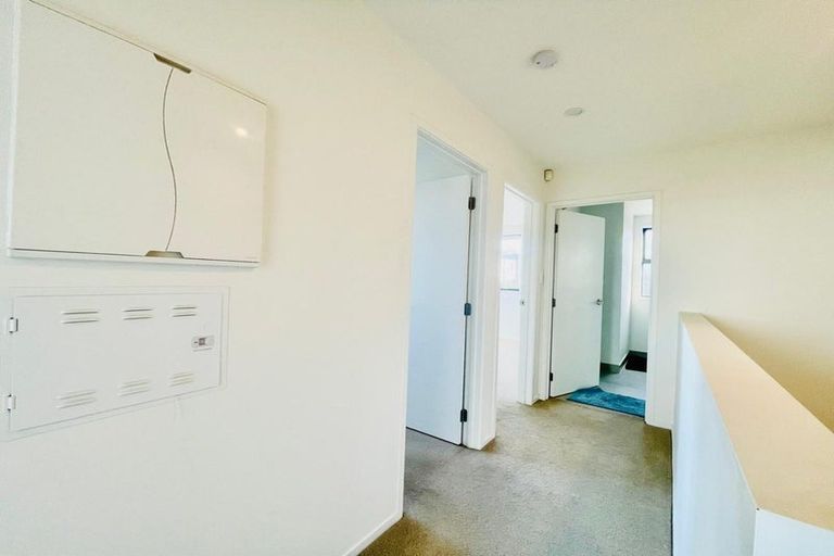 Photo of property in 16 Dorothy Thorpe Way, New Lynn, 0600