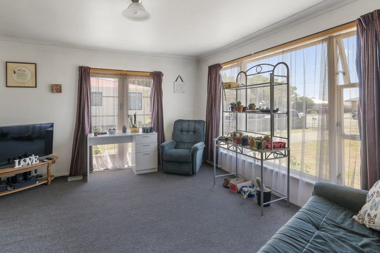 Photo of property in 147 Queen Street West, Levin, 5510