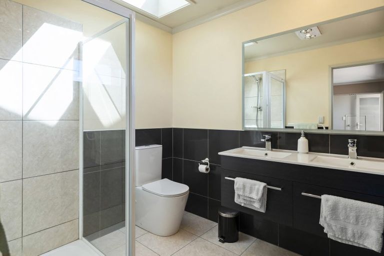 Photo of property in 3 Linden Place, Matipo Heights, Rotorua, 3015