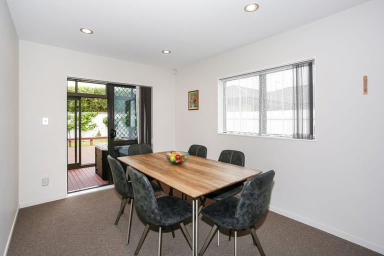 Photo of property in 17 Magnolia Drive, Waiuku, 2123