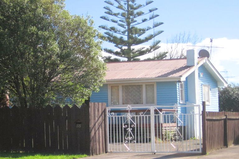 Photo of property in 1/55 Waimumu Road, Massey, Auckland, 0614