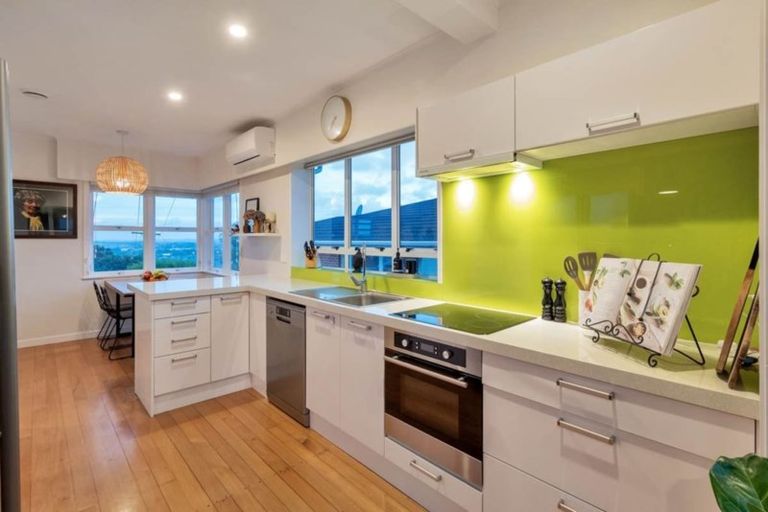 Photo of property in 10 Hamlet Place, Pukekohe, 2120