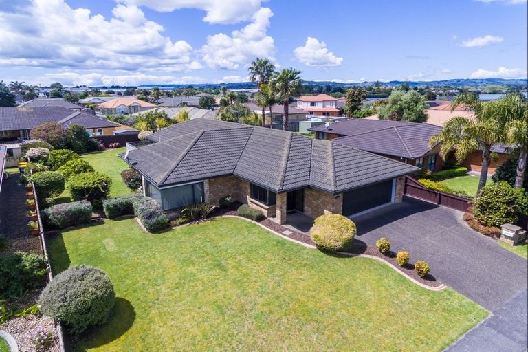 Photo of property in 64 Longford Park Drive, Takanini, 2112