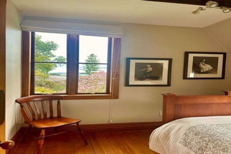 Photo of property in 15 Whiorau Grove, Lowry Bay, Lower Hutt, 5013