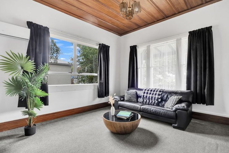 Photo of property in 55 Carlton Avenue, Gonville, Whanganui, 4501