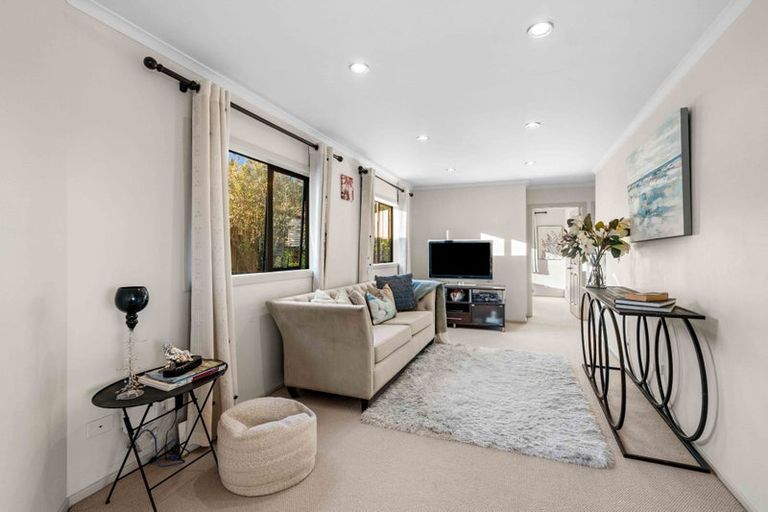 Photo of property in 22a Marvon Downs Avenue, Pakuranga Heights, Auckland, 2010