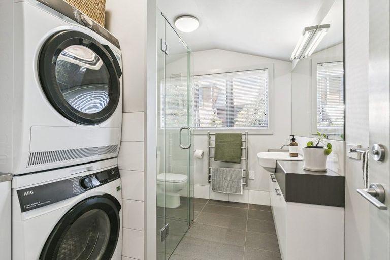 Photo of property in 12a Cavalry Close, Crofton Downs, Wellington, 6035