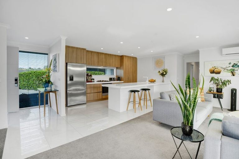 Photo of property in 44 Fernbrook Drive, Hurworth, New Plymouth, 4310