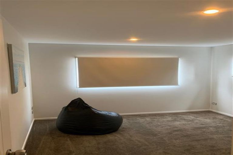 Photo of property in 65 Kirikiri Drive, Papakura, 2110