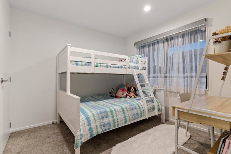 Photo of property in 6 Kari Lane, Kumeu, 0810