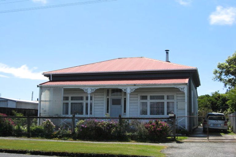 Photo of property in 33 Cobden Street, Westport, 7825