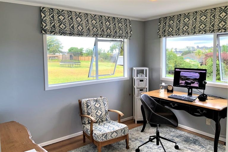 Photo of property in 22 Melandra Road, Stanmore Bay, Whangaparaoa, 0932