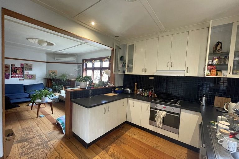 Photo of property in 3 The Parade, Island Bay, Wellington, 6023