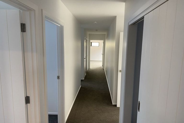 Photo of property in 14 Annie Aranui Drive, Poraiti, 4182