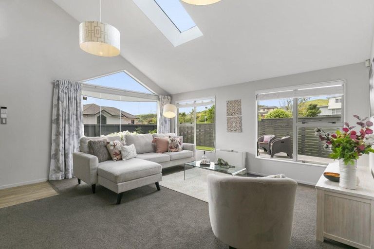 Photo of property in 74 Kentwood Drive, Woodridge, Wellington, 6037