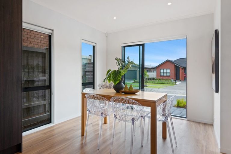 Photo of property in 54 Pepene Avenue, Takanini, 2112