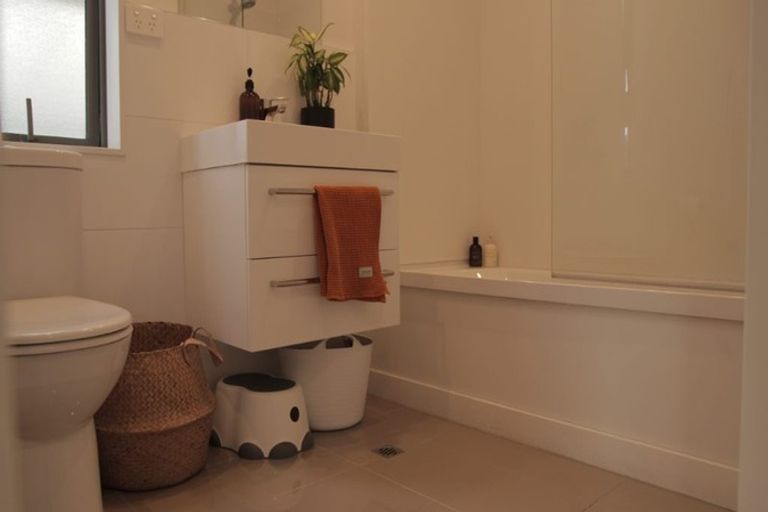 Photo of property in 24u7 Princess Terrace, Newtown, Wellington, 6021