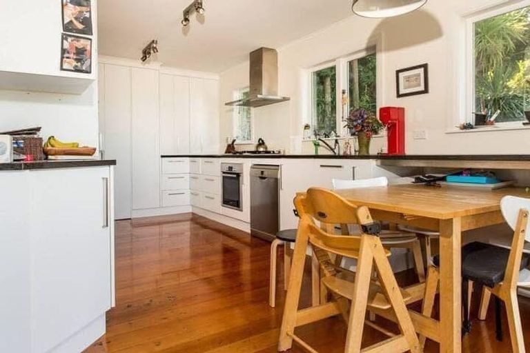 Photo of property in 88 Mortimer Terrace, Brooklyn, Wellington, 6021