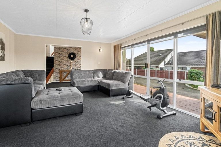 Photo of property in 10 Webb Avenue, Levin, 5510