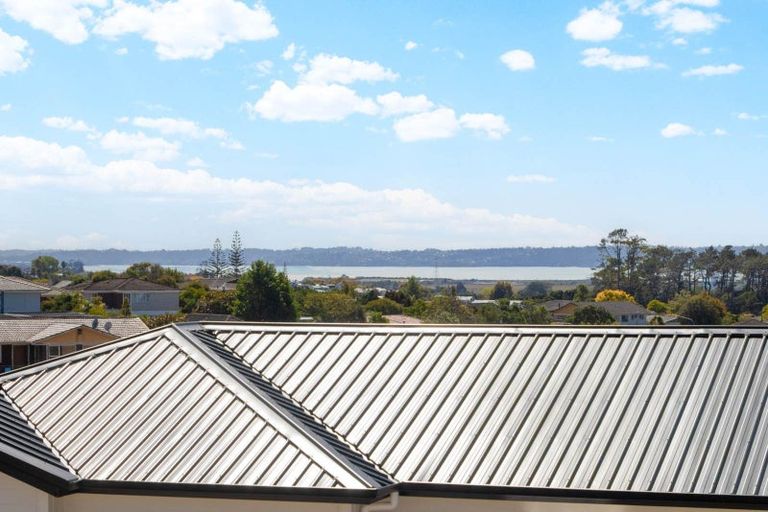 Photo of property in 4237 Great North Road, Glendene, Auckland, 0602