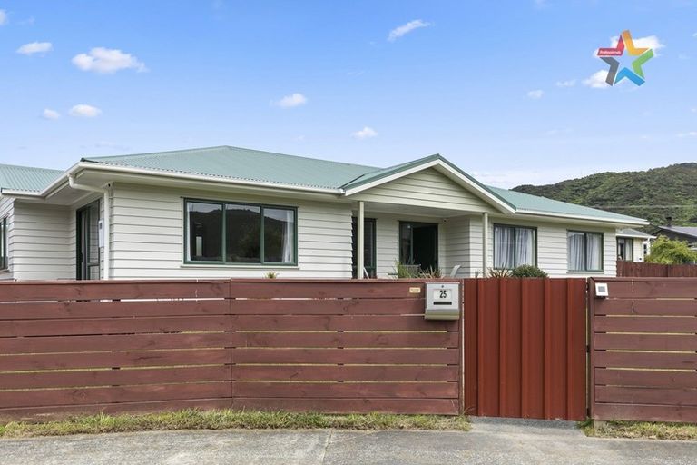 Photo of property in 25 Grimsby Grove, Wainuiomata, Lower Hutt, 5014