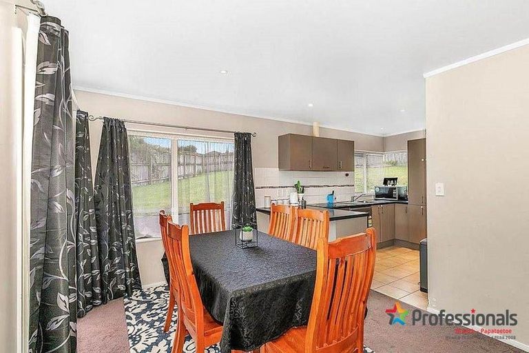 Photo of property in 3 Bernina Place, Weymouth, Auckland, 2103