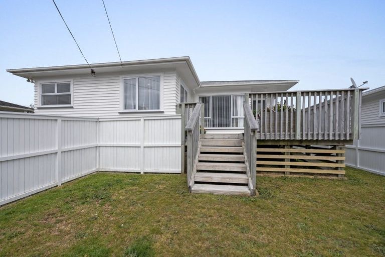 Photo of property in 3 Blenheim Place, Vogeltown, New Plymouth, 4310