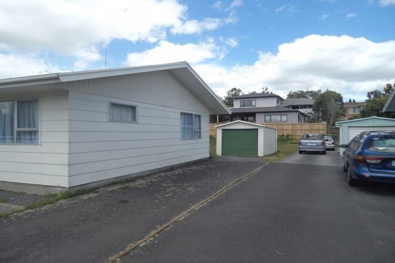 Photo of property in 1 Holloway Place, Forest Lake, Hamilton, 3200
