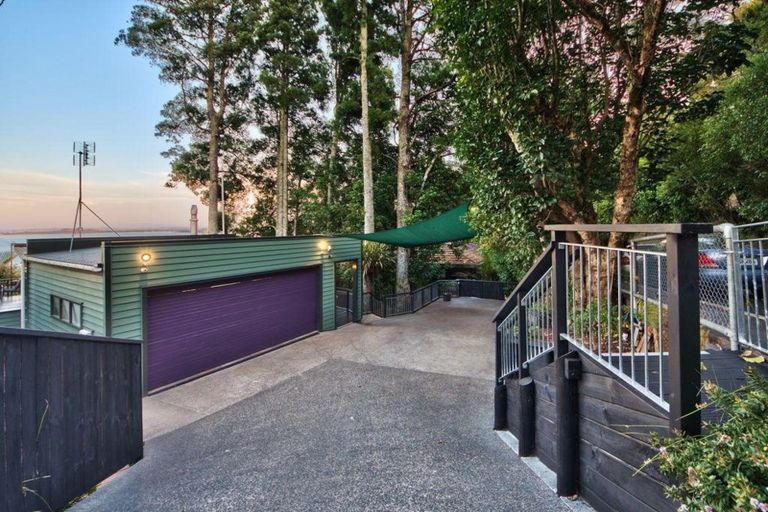 Photo of property in 66 Otitori Bay Road, Titirangi, Auckland, 0604
