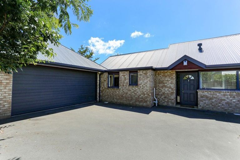 Photo of property in 1/55 Mcfaddens Road, St Albans, Christchurch, 8052
