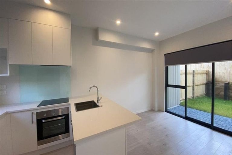 Photo of property in 6/39 Renata Crescent, Te Atatu Peninsula, Auckland, 0610