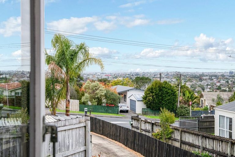 Photo of property in 66 Don Buck Road, Massey, Auckland, 0614