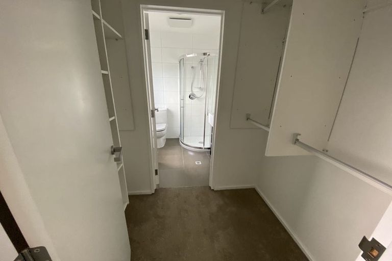 Photo of property in Apollo Apartments, 9/46g Rosedale Road, Rosedale, Auckland, 0632