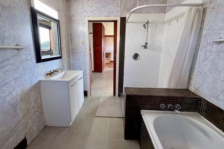 Photo of property in 137 Birkenhead Avenue, Birkenhead, Auckland, 0626