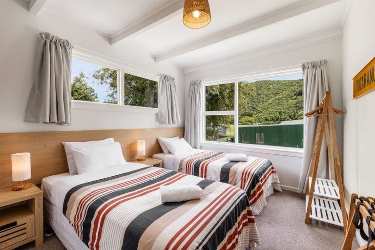 Photo of property in 30 Beach Road, Waikawa, Picton, 7220
