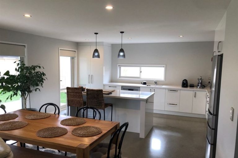 Photo of property in 33 Kahuparere Crescent, Pyes Pa, Tauranga, 3112