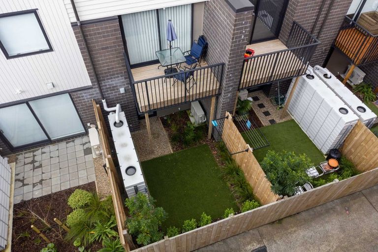 Photo of property in 5/3234 Great North Road, New Lynn, Auckland, 0600