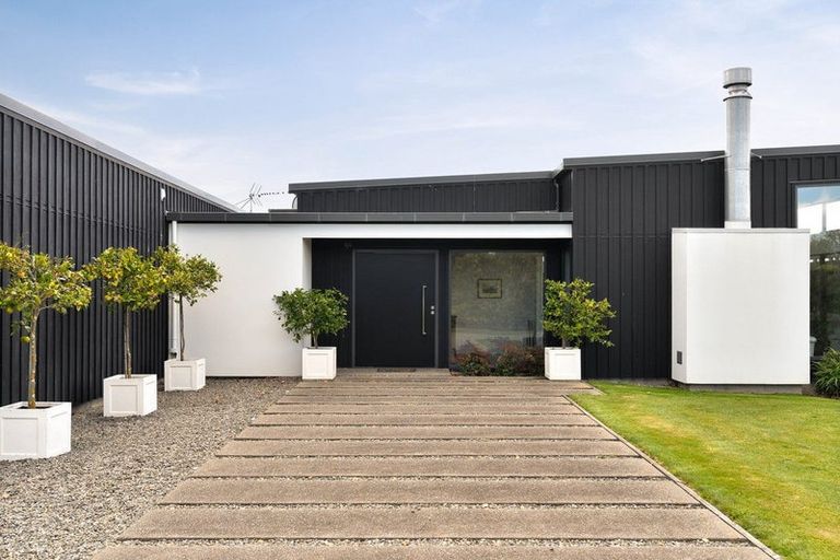 Photo of property in 9 Birdie Way, Martinborough, 5711