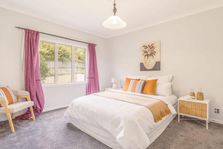 Photo of property in 16 Basil Place, Mount Pleasant, Christchurch, 8081