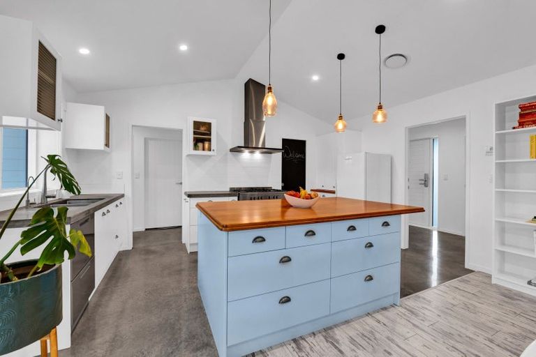 Photo of property in 2 Mercade Close, Stratford, 4332