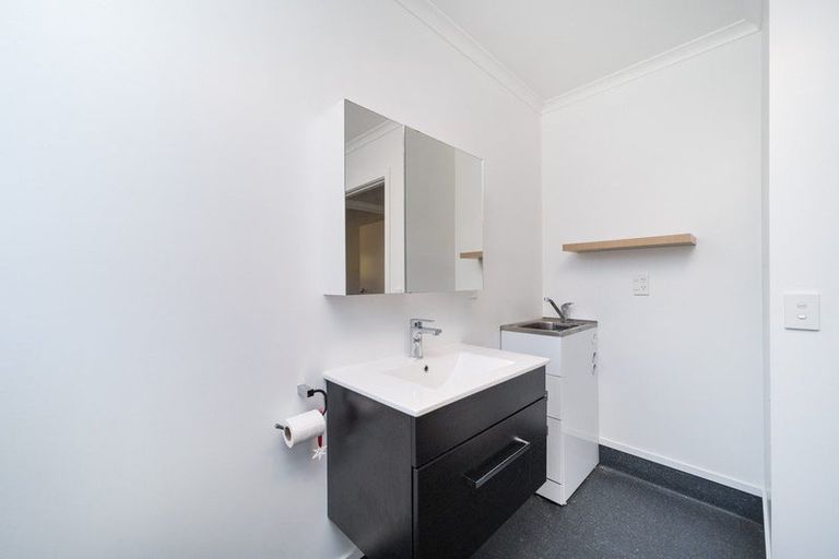 Photo of property in 8b Sinclair Avenue, Highbury, Palmerston North, 4412