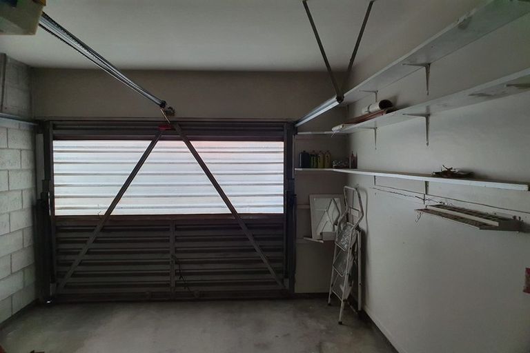 Photo of property in 77 Memorial Avenue, Ilam, Christchurch, 8053