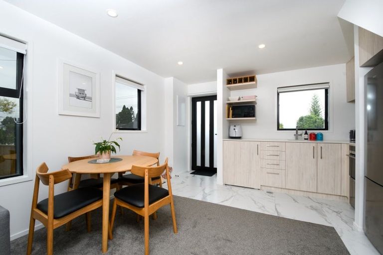 Photo of property in 3/57 Taikata Road, Te Atatu Peninsula, Auckland, 0610