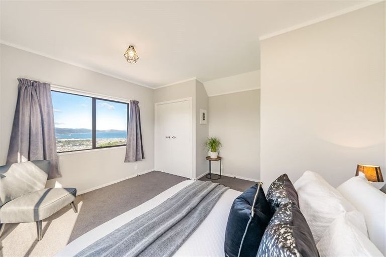 Photo of property in 7a Eastview Grove, Normandale, Lower Hutt, 5010