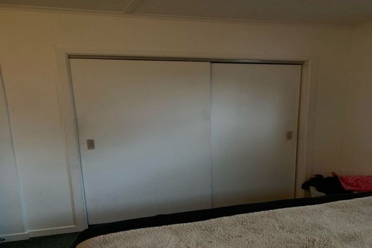 Photo of property in 2/119 Carlisle Road, Northcross, Auckland, 0632
