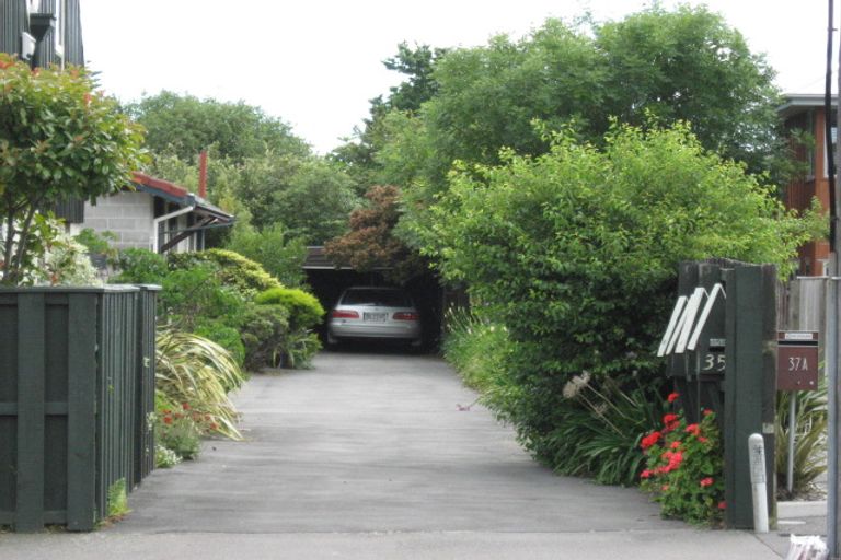 Photo of property in 2/35a Wiggins Street, Sumner, Christchurch, 8081