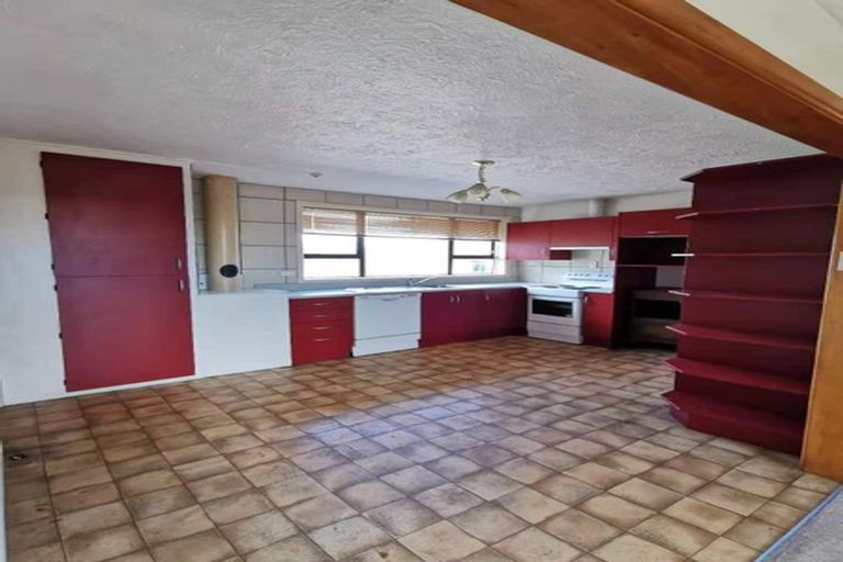 Photo of property in 18 Seymour Street, Hornby, Christchurch, 8042